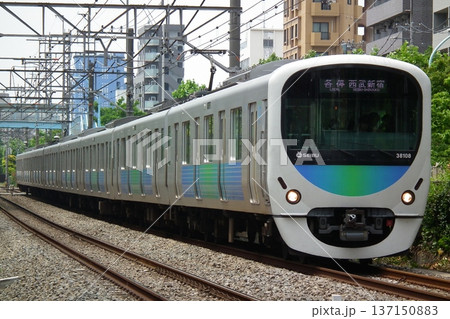 西武新宿線 高田馬場~下落合を走行する 30000系 西武新宿線 高田馬場~下落合を走行する 30000系 137150883