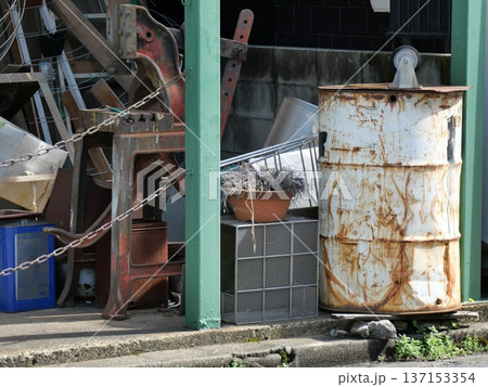 捨てられたゴミ 捨てられたゴミ 137153354