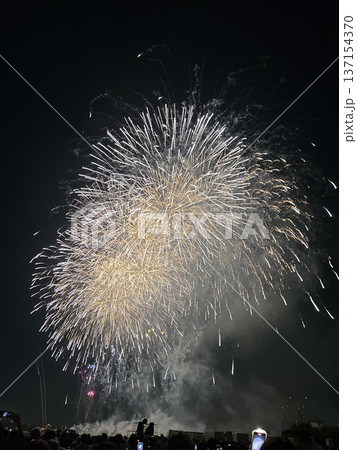 第50回江戸川花火大会の打ち上げ花火 137154370