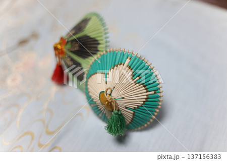 つまようじで作った和傘 137156383