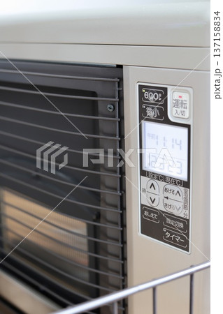 壁付FFストーブの操作パネル　灯油暖房機 137158834