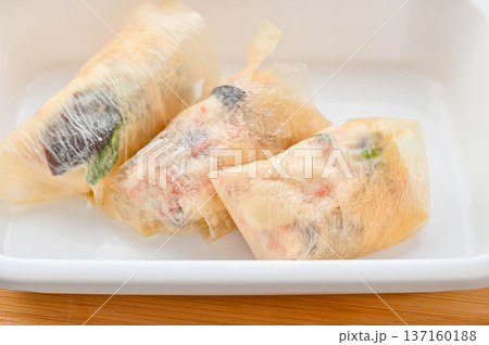 手作りの湯葉巻き 137160188