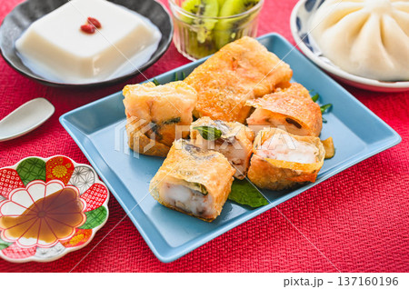 揚げ焼きした湯葉巻き 137160196