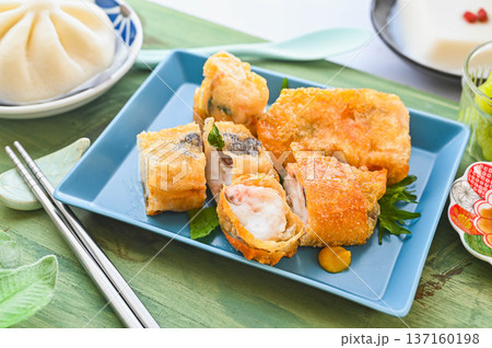 揚げ焼きした湯葉巻き 137160198