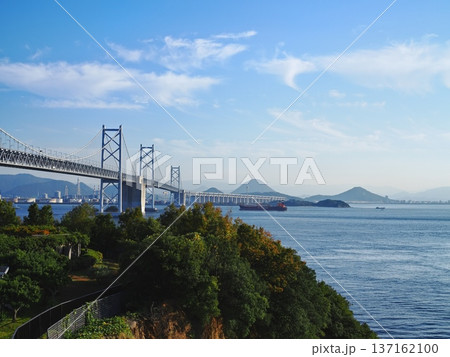 与島パーキングエリアから見る備讃瀬戸大橋 与島パーキングエリアから見る備讃瀬戸大橋 137162100