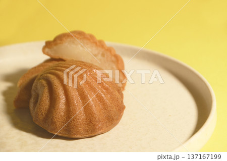 中国で人気の黄油年糕(バター餅) 137167199