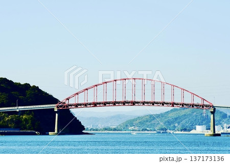 海上から見た笠戸島大橋2 海上から見た笠戸島大橋2 137173136
