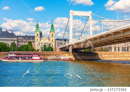Elisabeth Bridge with historic buildings of Pest city center, view from Danube River, Budapest, Hungary Elisabeth Bridge with historic buildings of Pest city center, view from Danube River, Budapest, Hungary 137173362