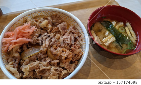 牛丼 牛丼 137174698