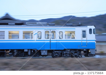 早朝の鳴門線を疾走するJR四国キハ40形気動車_2026/2/20撮影 137175664