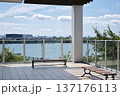 湖畔のテラス 137176113