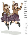 笑顔でジャンプする高校生（中学生） 137178446