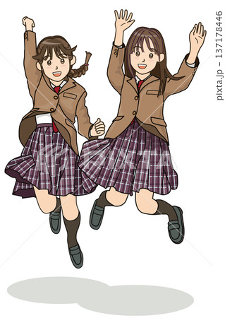 笑顔でジャンプする高校生（中学生） 137178446