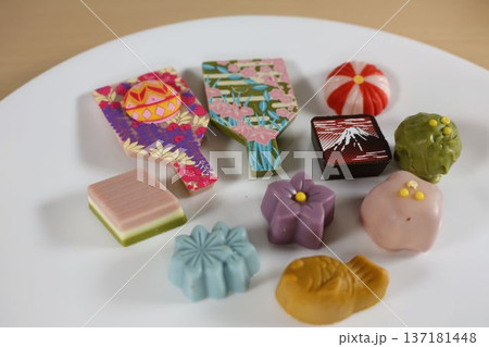 和柄のチョコレート 和柄のチョコレート 137181448