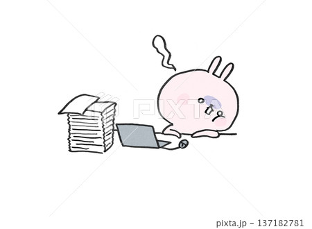 山積みの仕事とパソコン作業でキャパオーバーになり魂が抜けるウサギ（過労・メンタルヘルス） 137182781