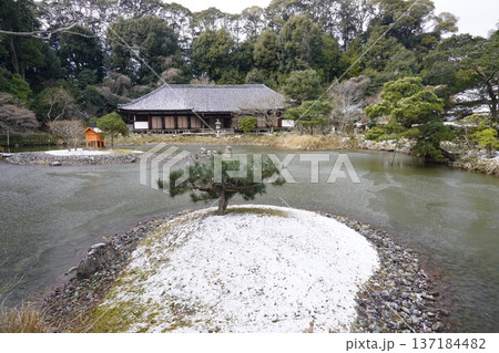 浄瑠璃寺雪景色 137184482