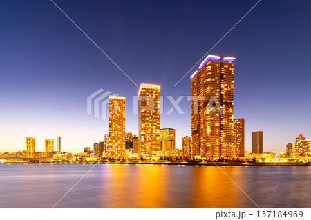 東京 晴海湾岸タワーマンション 夜景 2026 東京 晴海湾岸タワーマンション 夜景 2026 137184969