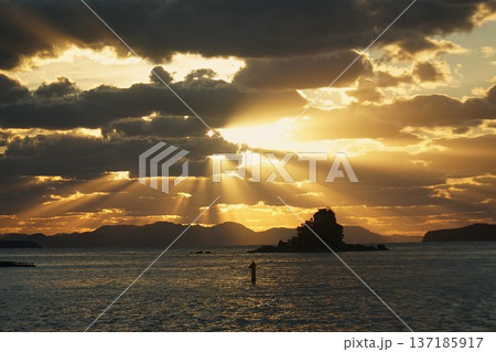黄昏の残照を浴びて。 黄昏の残照を浴びて。 137185917