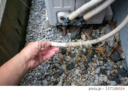 エアコンドレンキャップ 137186024