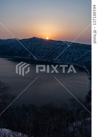 真冬の摩周湖 137186594