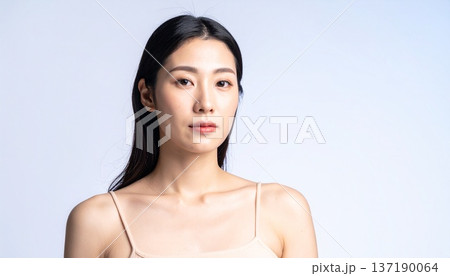 うるおいを感じる肌の質感 Hydrated skin texture 137190064