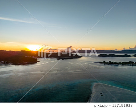 夜明けの慶良間諸島のドローン撮影。嘉比島、安慶名敷島、座間味島他。沖縄県島尻郡-2025 夜明けの慶良間諸島のドローン撮影。嘉比島、安慶名敷島、座間味島他。沖縄県島尻郡-2025 137191938