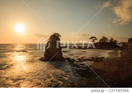 横須賀市立石海岸の夕景 137193564