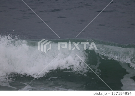 波のしずく 波のしずく 137194954