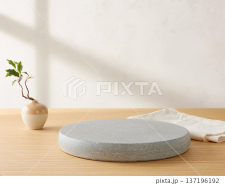 和モダンな商品モックアップ 137196192