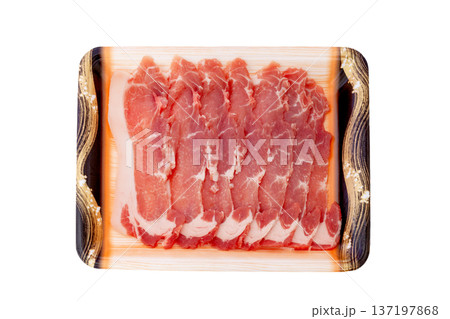 フードパック入り、もちぶたロース肉、生姜焼き用、焼肉用【白背景・切り抜き】 137197868