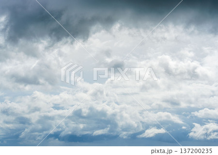 夏の雨上がりの雲が輝く11 夏の雨上がりの雲が輝く11 137200235