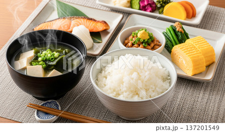 理想的な和朝食 137201549