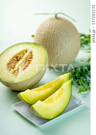 カットしたメロン カットしたメロン 137203132