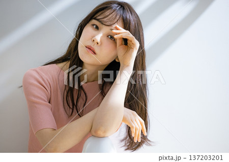 ミドル女性のビューティー ミドル女性のビューティー 137203201