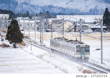 【山形線】高畠駅へ向かう普通列車 137203318
