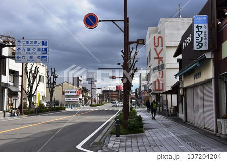 三重県桑名市　八間通りと周辺街並み 137204204