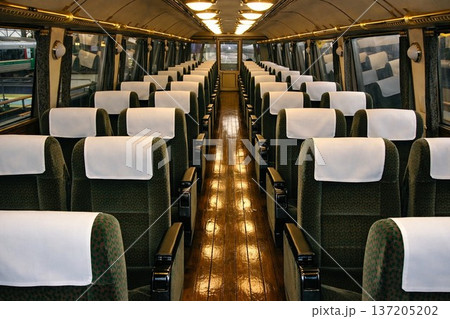 【リアルイラスト】ゆふいんの森（キハ71系）　4号車の車内 137205202