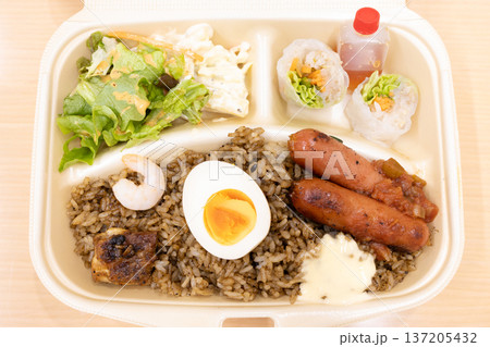 おいしいナシゴレン弁当 137205432