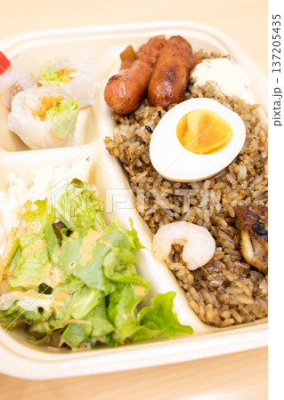 おいしいナシゴレン弁当 おいしいナシゴレン弁当 137205435