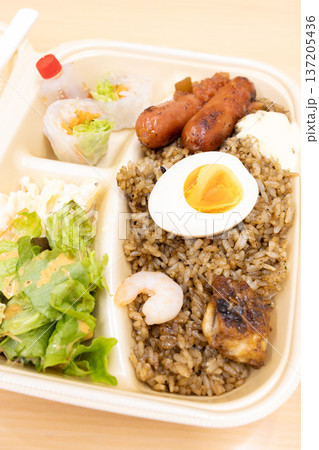 おいしいナシゴレン弁当 おいしいナシゴレン弁当 137205436