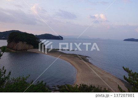 小豆島のエンジェルロード 小豆島のエンジェルロード 137207801