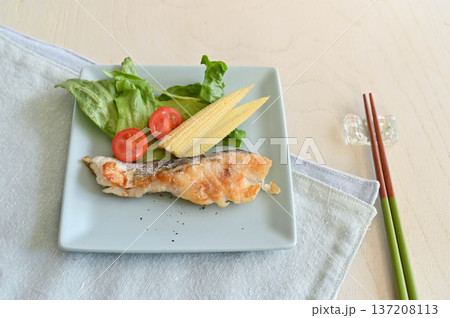 真鯛のムニエル 137208113