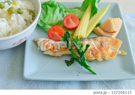 真鯛のムニエル 137208115