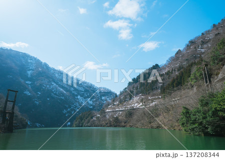 庄川峡遊覧船から見た美しい風景 庄川峡遊覧船から見た美しい風景 137208344