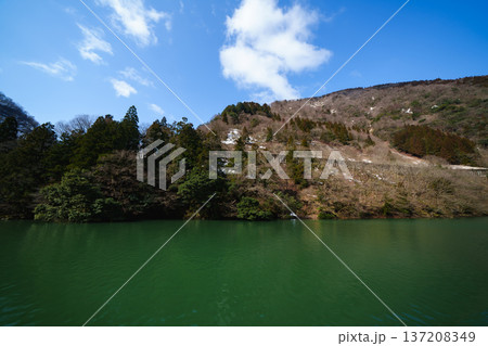 庄川峡遊覧船から見た美しい風景 庄川峡遊覧船から見た美しい風景 137208349