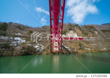 庄川峡遊覧船から見た美しい風景 庄川峡遊覧船から見た美しい風景 137208366