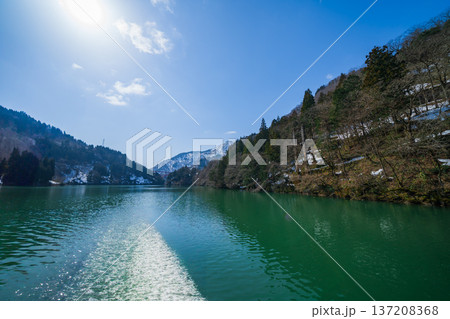 庄川峡遊覧船から見た美しい風景 庄川峡遊覧船から見た美しい風景 137208368