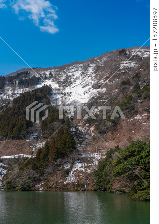 庄川峡遊覧船から見た美しい風景 庄川峡遊覧船から見た美しい風景 137208397