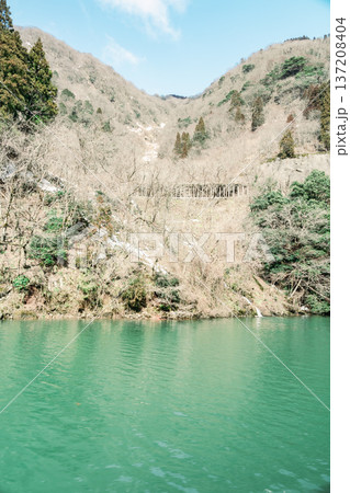 庄川峡遊覧船から見た美しい風景 庄川峡遊覧船から見た美しい風景 137208404