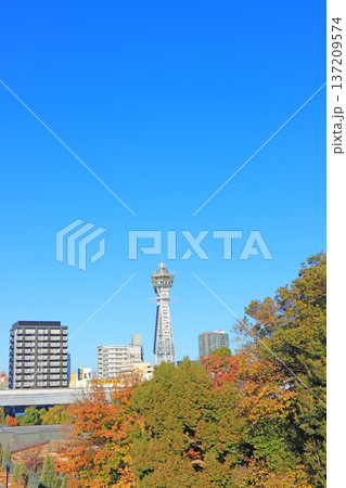 大阪府大阪市、通天閣の風景 137209574